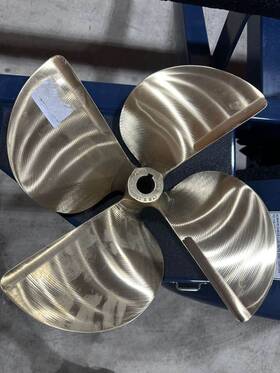 3391 Acme 17.50 Inch X 13.50 Wake/ski 4-blade Propeller Excellent Condition 3391 Acme 17.50 Inch X 13.50 Wake/ski 4-blade Propeller Excellent Condition