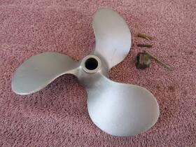 D2c-126 Champion Antique Outboard Motor Propeller D2d 4hp Twin 1936-38 # 9/16ths