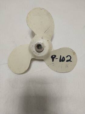 Fp-102 Chrysler Fp102 P-102 8 1/2 Inch X 7 1/2p 20 And 25hp Outboard Prop 10 Spline