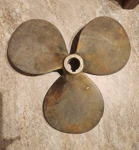 Columbian D22/p13 Bronze 3 Blade Propeller R