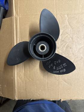 176572 Evinrude 389948/176572 17 Pitch Johnson Stainless Steel Propeller