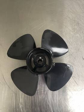 5040538 Evinrude 2012 9.8hp 4 Blade Prop 8.7x7