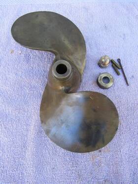 B28b Evinrude Evirude Antique Outboard Motor Propeller Rbm 2hp 1913-21 Rh Nut Collar