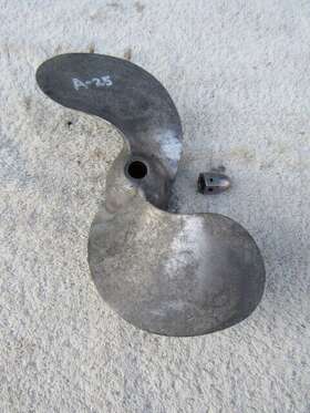 13-569 Johnson Model A-25 Antique Outboard Motor Propeller 1923-25 2.5hp Lightwin Nut