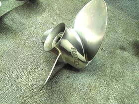 763570 Johnson Evinrude Rebel Stainless Propeller Right Hand Rot 15 1/14 X 19p