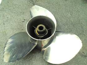 763960 Johnson Evinrude Right Hand Johnson/evinrude Brp Stainless Propeller 15 5/8 X 13p