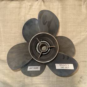 58-823666 Mercury 48-823665/58-823666 Bravo 3 24 Pitch Set Stainless Steel Blade Lh And Rh Propellers