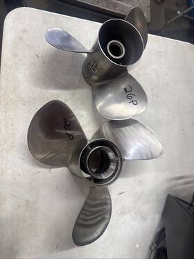 48-823667a6 Mercury 48-823667a6/48-823667a6 26 Pitch Bravo 3 Propeller Set