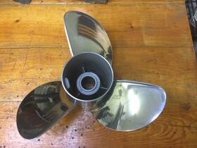 48-825260 Mercury Tempest Plus 19 Pitch Right Hand Propeller