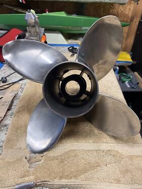 48-825906-23 Mercury Offshore Series Vensura 4 Blade Prop