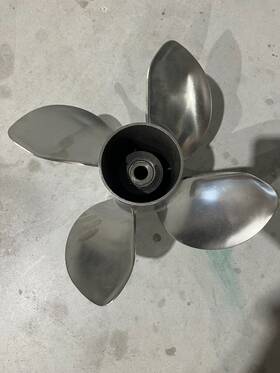 48-825948-25 Mercury 48-825948-28 Used Trophy Plus Prop