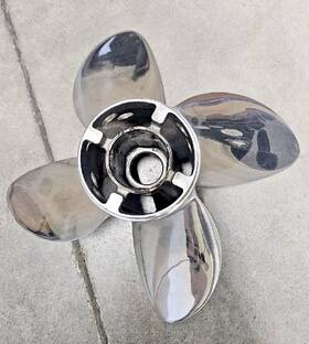 48-831910l80 Mercury Racing Bravo Propeller I Xs 15.25x23 4rh 450hp