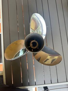 48-8m0119052 Mercury Enertia Eco Xp 16 X 17.5 Inch Rh Propeller