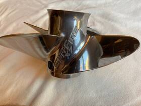 48-8m0151361 Mercury Spitfire X7 Ss Propeller 4 Blade 13.5 Dia 15p Rh Pn No Hub