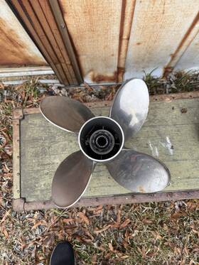 48-8m0151393 Mercury Trophy Plus Propeller 13 3/4 X 24 Inch Pitch - New