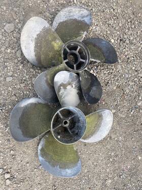 Lh8m8023880rh8m8023890 Mercury 8m8023880/8m8023890 Pair Of Used Zeus M8 Propeller