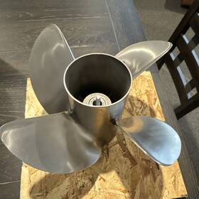 14.6x22p Mercury Bb10779&bb10780 Rev Xp Propeller Set
