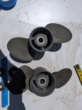 Mm1516 Mercury Outboard Bronze Two Blade Propellers Right And Left. Verynice Condition