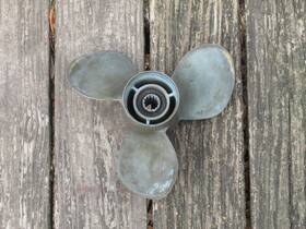 84388 Mercury Or Michigan Quicksilver Rh 3 Blade Bronze Propeller 14p 10-3/4 Inch Dia