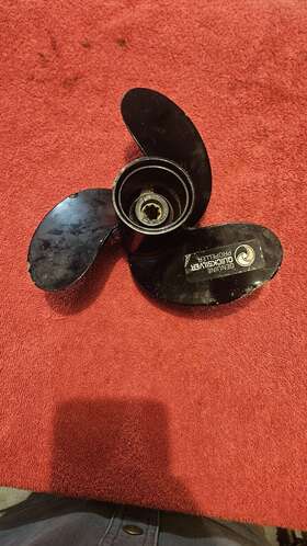 48-87572-8 Mercury/quicksilver Vintage / Prop 8 Spline 9.8hp 8x8 Propeller Used