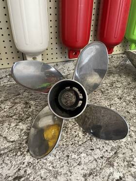 48-825938a46 Mercury Trophy Plus Propeller 23p