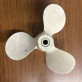 395232 Michigan Pr-424 Pr 424 Propellor 25 28 Hp Evinrude Johnson 9x13 1978-97 Splined Nos New