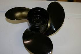 032131 Michigan Propellers Outboard Propeller For Mercury #032131 9 1/2 Inch Diameter Very Good