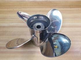013040 Michigan Wheel Stainless 4 Blade Rh Prop 13 1/2 X 26 Pitch 15 Spline