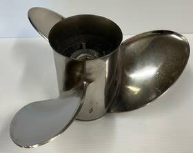 033030 Michigan Wheel Prop 15 1/4 X 19 Stainless Steel Rh Rotation