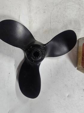 072026 Michigan Wheel Black 3 Blade Rh Aluminum Propeller 8 X 10