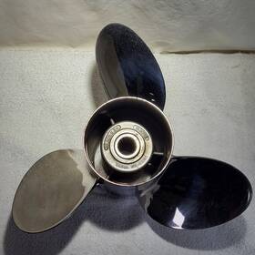 13058 Michigan Wheel The Edge Ii 3-blade 14.25 X 24p Rh Stainless Propeller Ex