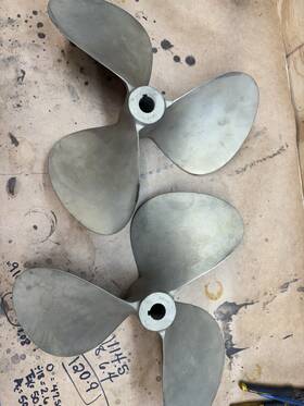 1mw264 Michigan Wheel Boat Propellers. Left Hand And Right Rotation