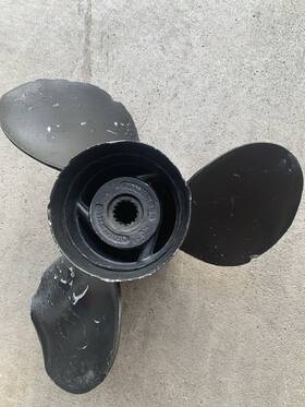 31026 Michigan Wheel 13.75 Boat Propeller 3 Blade 3.0 Liter