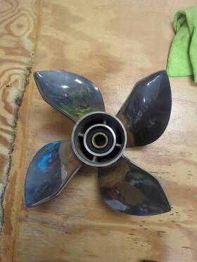 435936 Michigan Wheel Ballistic 13-3/4 X 25 Rh Ss Yamaha Propeller Sp-17