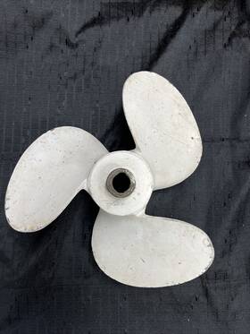 76-in22 Michigan Wheel Outboard Motor Propeller Prop Pj- 76-in 22 6 Inch Long Opening 3/4