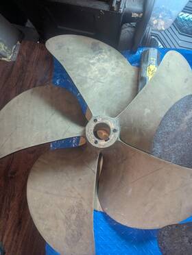 J0203 Michigan Wheel 5 Blade 34 Inch Prop M500 Prop. Made In Canada 2 3/4 Or 70mm Shaft Size