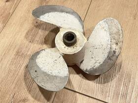 377978 Michigan Wheel Pj-076 Pj 76 3-blade Propeller 10 1/4 X 11 For Omc - Used