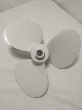 072030 Michigan Wheel Pr-74 Chrysler Outboard 70-135hp 13 1/8 Inch X 11 P 18 Spline 3 Blade Prop