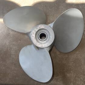 Smc-108 Michigan Wheel Wheel/ Volvo Penta 14x19 Pitch 3 Blade Aluminum Right Hand Propeller