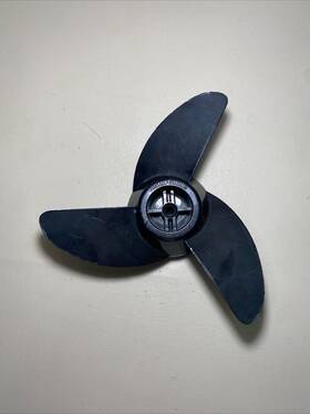 3005.0028 Motorguide Used Propeller 3 Blade Machete Gray 3.5 Inch
