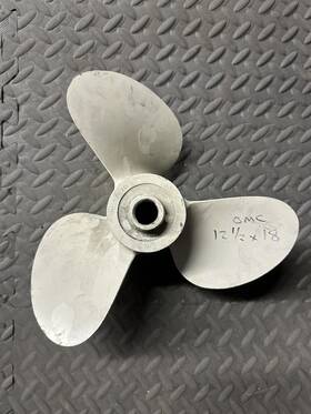 312201 Omc 302201 Used 12-1/2 X 18 Pin Drive 3 Blade Rh Aluminum Outboard Propeller