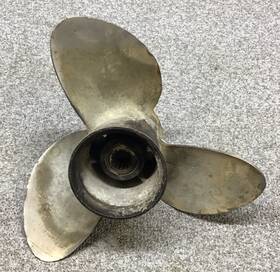 390720 Omc 15-35hp Johnson Evinrude Propeller 10-1/2 X 11 Freshwatrer
