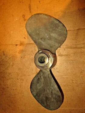 A03265 Oscar Johnson Brass 2 Blade Right-handed Racing Prop Propeller 12 X 16