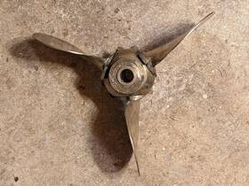 H48950 P.e. Luke 20x13 Rh 1-1/8 Inch Bore Feathering Propeller By Pe Maine Usa