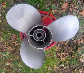 18612a6-17 Power Tech 48 Stainless Boat Prop 18.75 Diameter X 17p 3 Blade Marine Propeller Rh Rotation