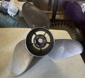 Clu3000fx3r16p Power Tech M2000fs3l17p Boat Propeller 17 Pitch Left Hand Used