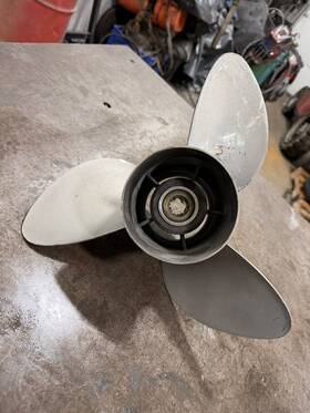 20141217-4-1 Powertech 3 Blade Boat Propeller - 17 Pitch Stainless