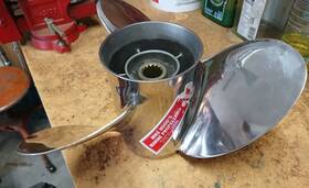 Sf115ptr3r23p Powertech 3-blade Ss Suzuki Propeller 13-1/2dx23p Rebuilt New Condition