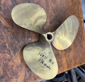 25746 Propeller Bronze 16x11 3 Blade 1 1/4 Shaft Rh. Recently Reconditioned Pn