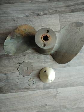 48-22636a-12 Quick Silver Vintage Outboard Prop Propeller Brass With Cone Nut And Washers